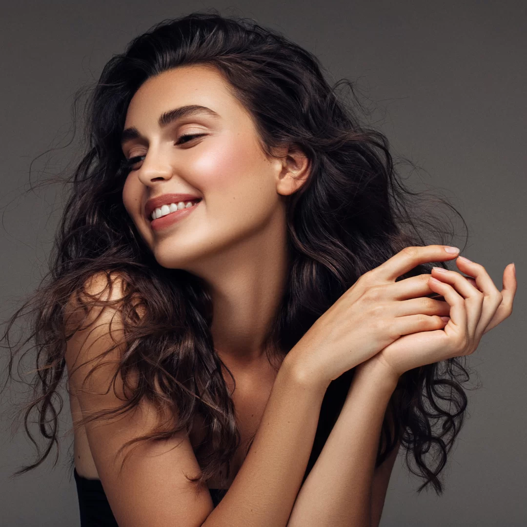 Woman looking younger instantly thanks to these beauty tips